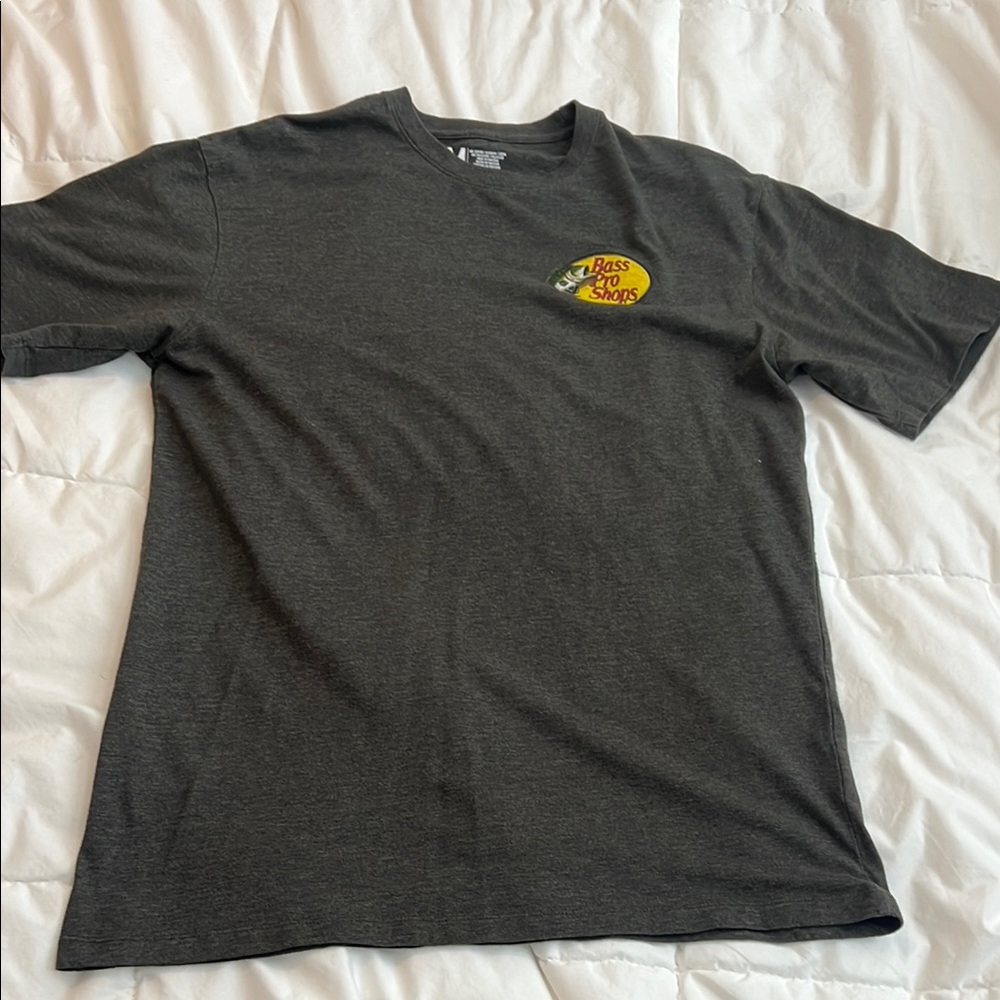 Bass pro shops tee shirt size M
